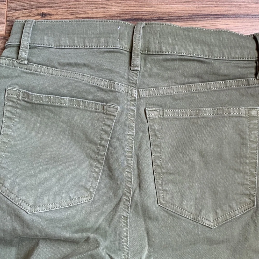 LOFT Capris! - Picture 7 of 7